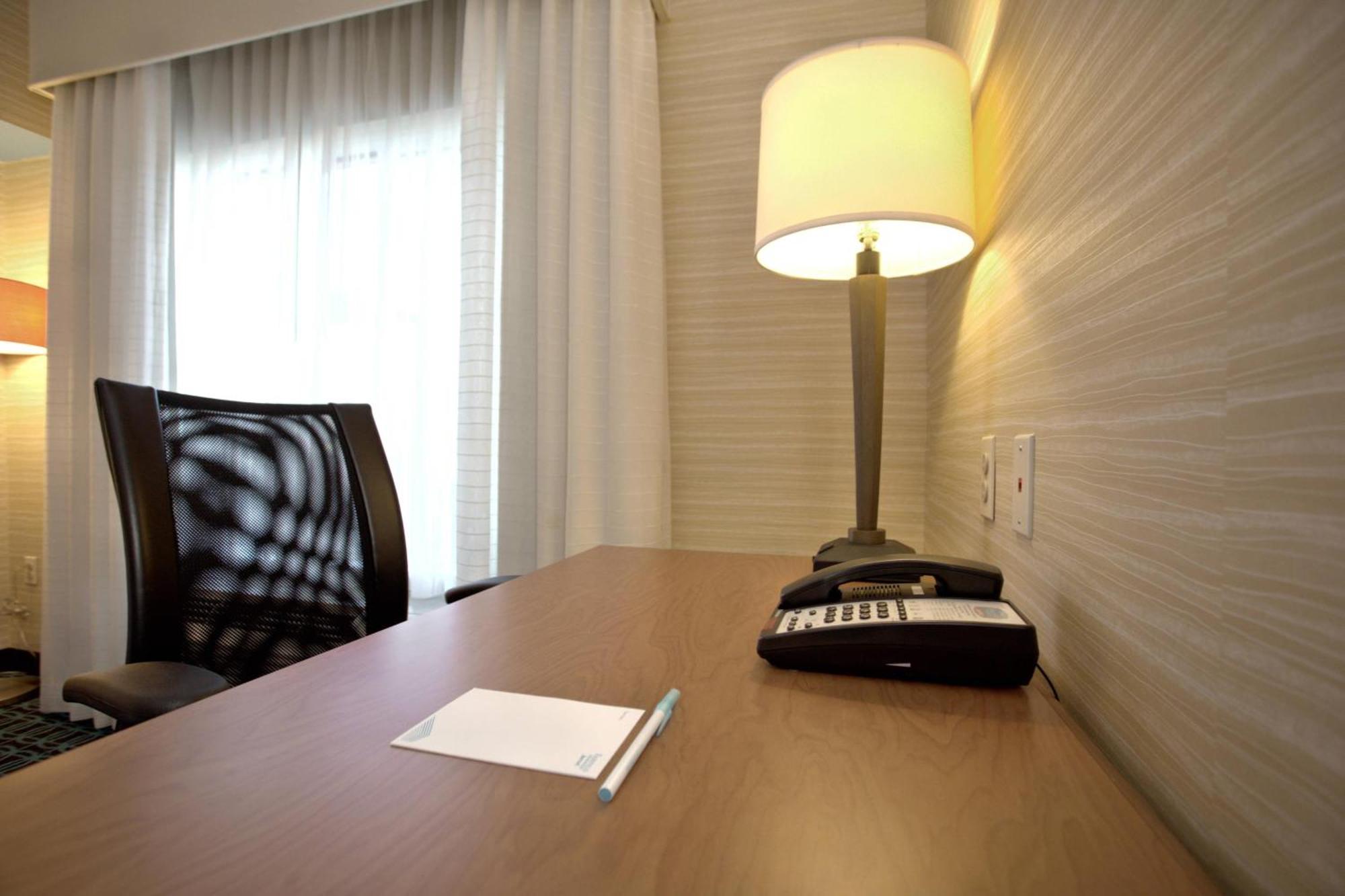 Fairfield Inn & Suites By Marriott Edison - South Plainfield Eksteriør billede